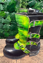 Afbeelding in Gallery-weergave laden, geweldig mooie vintage plateau boots van Sendra maat 40