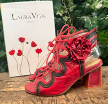 Afbeelding in Gallery-weergave laden, bijna Nieuwe supermooie Sandalen van Laura vita maat 37