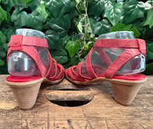 Afbeelding in Gallery-weergave laden, bijna Nieuwe mooie Sandalen van Timberland maat 39