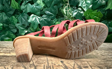 Afbeelding in Gallery-weergave laden, bijna Nieuwe mooie Sandalen van Timberland maat 39