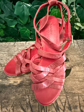 Afbeelding in Gallery-weergave laden, bijna Nieuwe mooie Sandalen van Timberland maat 39