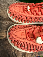 Afbeelding in Gallery-weergave laden, bijna Nieuwe sandalen van keen maat 37,5