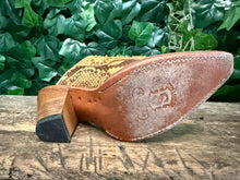 Afbeelding in Gallery-weergave laden, bijna Nieuwe python leren clogs/muilen van Sendra maat 38