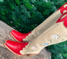Afbeelding in Gallery-weergave laden, prachtige vintage flowerlaarzen van Sendra maat 40