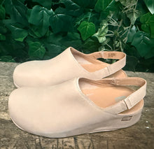 Afbeelding in Gallery-weergave laden, Bijna Nieuwe prachtige clogs/muil van Fitflop maat 41