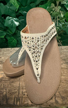 Afbeelding in Gallery-weergave laden, Nieuwe mooie slippers van Fitflop maat 41