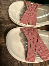Afbeelding in Gallery-weergave laden, bijna Nieuwe sandalen van Keen maat 39
