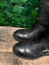 Afbeelding in Gallery-weergave laden, Bijna Nieuwe mooie biker boots van Sendra maat 42