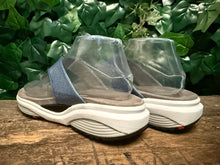 Afbeelding in Gallery-weergave laden, Bijna Nieuwe slippers van Xsensible maat 41 (wijdte G)