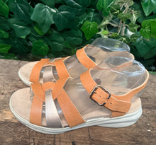 Afbeelding in Gallery-weergave laden, Bijna Nieuwe sandalen van Xsensible maat 39 (wijdte G)