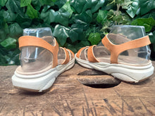 Afbeelding in Gallery-weergave laden, Bijna Nieuwe sandalen van Xsensible maat 39 (wijdte G)