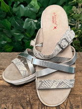 Afbeelding in Gallery-weergave laden, Nieuwe slippers van Xsensible maat 42 (wijdte H)