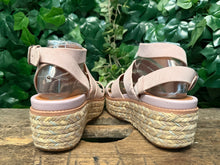 Afbeelding in Gallery-weergave laden, Bijna Nieuwe prachtige sandalen van Fitflop maat 39