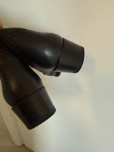 Afbeelding in Gallery-weergave laden, zo goed als nieuw prachtige laarzen van Sendra maat 38