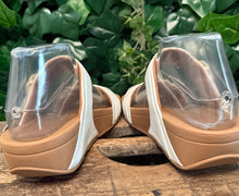 Afbeelding in Gallery-weergave laden, gewoon Nieuwe prachtige slippers van Fitflop maat 37