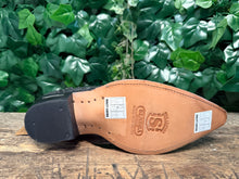 Afbeelding in Gallery-weergave laden, geweldig mooie aparte laarzen met studs van sendra maat 41