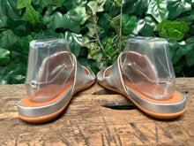 Afbeelding in Gallery-weergave laden, Nieuwe mooie slippers van Fitflop maat 38