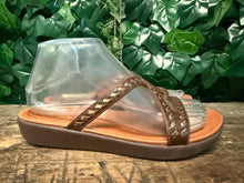 Afbeelding in Gallery-weergave laden, Nieuwe mooie leren slippers van Fitflop maat 37