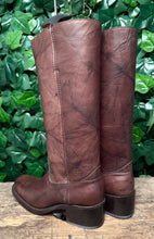 Afbeelding in Gallery-weergave laden, Nieuwe prachtige hoge vintage laarzen van sendra maat 37