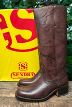 Afbeelding in Gallery-weergave laden, Nieuwe prachtige hoge vintage laarzen van sendra maat 37