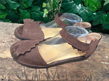 Afbeelding in Gallery-weergave laden, bijna Nieuwe sandalen van loints of holland maat 42