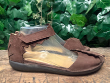 Afbeelding in Gallery-weergave laden, bijna Nieuwe sandalen van loints of holland maat 42