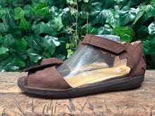 Afbeelding in Gallery-weergave laden, bijna Nieuwe sandalen van loints of holland maat 42