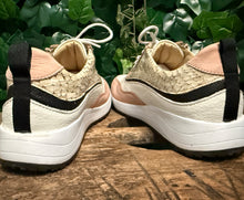 Afbeelding in Gallery-weergave laden, mooie Nieuwe sneakers van Wolky maat 38