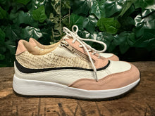 Afbeelding in Gallery-weergave laden, mooie Nieuwe sneakers van Wolky maat 38