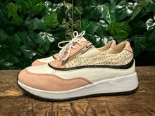 Afbeelding in Gallery-weergave laden, mooie Nieuwe sneakers van Wolky maat 38