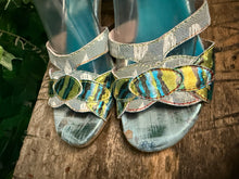 Afbeelding in Gallery-weergave laden, bijna Nieuwe sandalen van Laura Vita maat 40