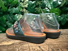 Afbeelding in Gallery-weergave laden, Nieuwe mooie leren slippers van Fitflop maat 37