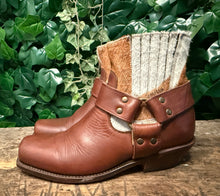 Afbeelding in Gallery-weergave laden, bijna nieuw mooie laarzen met ponyhair van Sendra maat 38