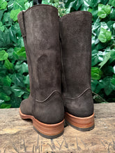 Afbeelding in Gallery-weergave laden, geweldig mooie suede vintage laarzen van Sendra maat 38