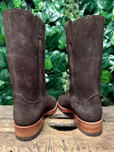 Afbeelding in Gallery-weergave laden, geweldig mooie suede vintage laarzen van Sendra maat 38