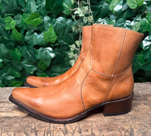 Afbeelding in Gallery-weergave laden, supergave volledig leren laarzen van Sendra maat 44
