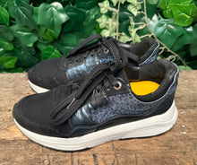 Afbeelding in Gallery-weergave laden, zo goed als nieuw sneakers van xsensible maat 38