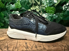 Afbeelding in Gallery-weergave laden, zo goed als nieuw sneakers van xsensible maat 38