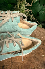 Afbeelding in Gallery-weergave laden, Nieuwe sneakers van Solidus maat 40. (wijdte K)