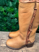 Afbeelding in Gallery-weergave laden, Nieuwe prachtige blokhak laarzen van Sendra maat 37