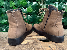 Afbeelding in Gallery-weergave laden, zo goed als nieuw boots van Wolky maat 39