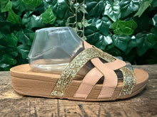Afbeelding in Gallery-weergave laden, bijna Nieuwe slippers van Fitflop maat 42