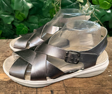 Afbeelding in Gallery-weergave laden, bijna nieuw sandalen van Xsensible maat 40 (wijdte G)