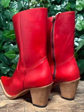 Afbeelding in Gallery-weergave laden, geweldig mooie vintage laarzen van Sendra maat 40