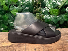 Afbeelding in Gallery-weergave laden, Nieuwe mooie slippers van Fitflop maat 38