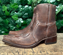 Afbeelding in Gallery-weergave laden, supermooie aparte laarzen van Sendra maat 41
