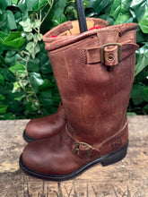 Afbeelding in Gallery-weergave laden, geweldig mooie vintage retro biker boots van Sendra maat 39