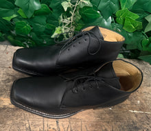Afbeelding in Gallery-weergave laden, supermooie stevige vintage boots van Sendra maat 44