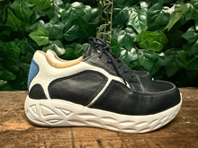 Afbeelding in Gallery-weergave laden, bijna Nieuwe sneakers van Wolky maat 38