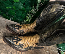 Afbeelding in Gallery-weergave laden, zo goed als Nieuwe python leren laarzen van Sendra maat 43